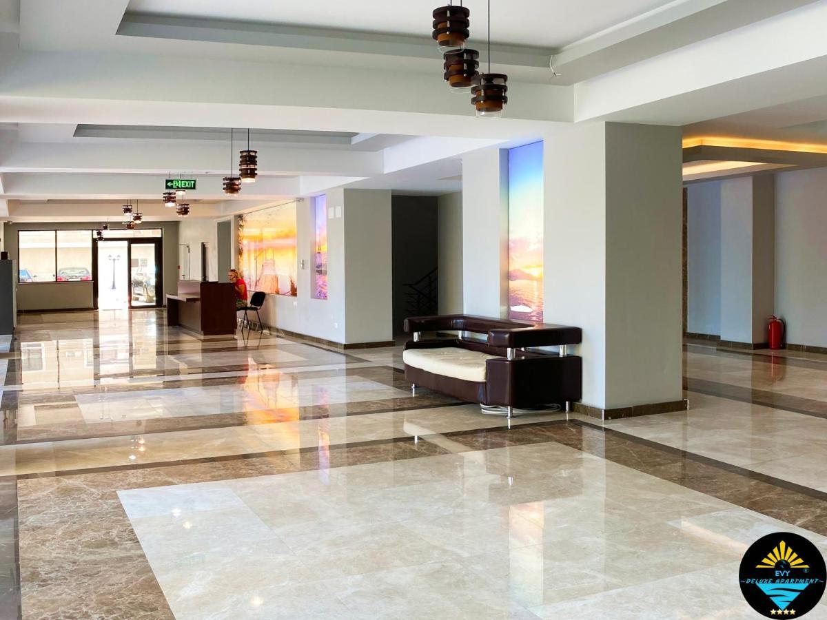Evy Deluxe Apartment Мамая Екстериор снимка