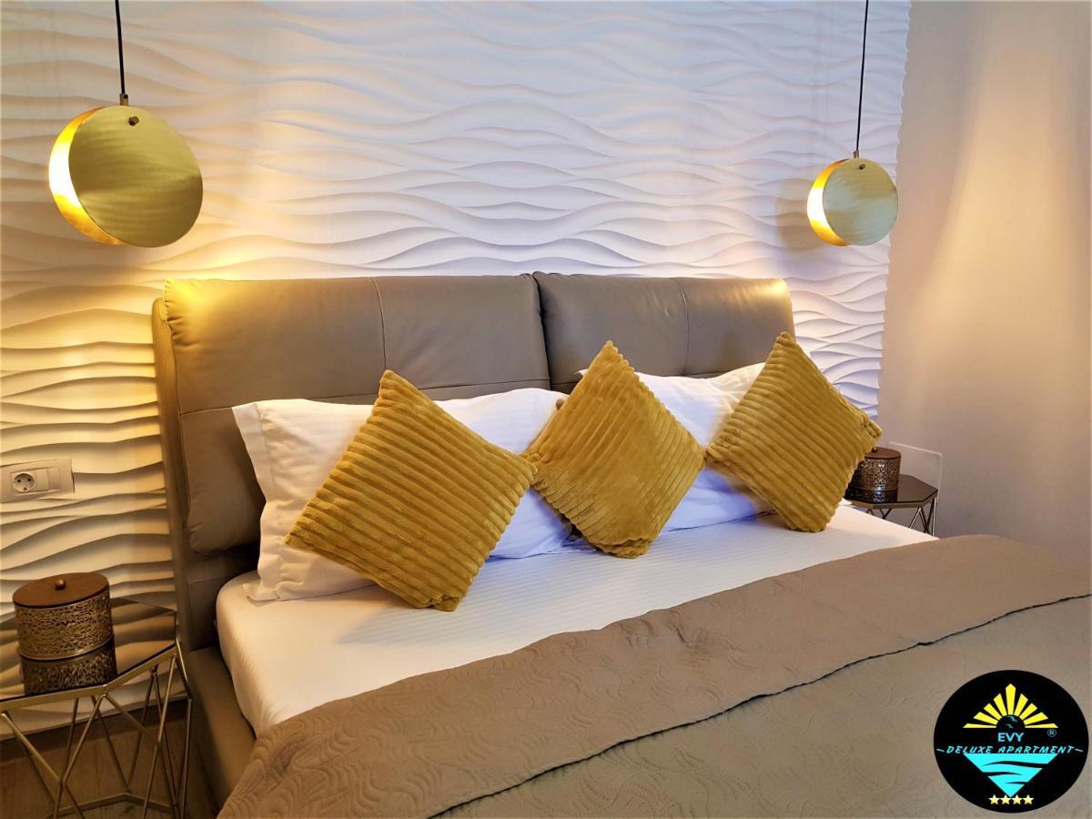 Evy Deluxe Apartment Мамая Екстериор снимка