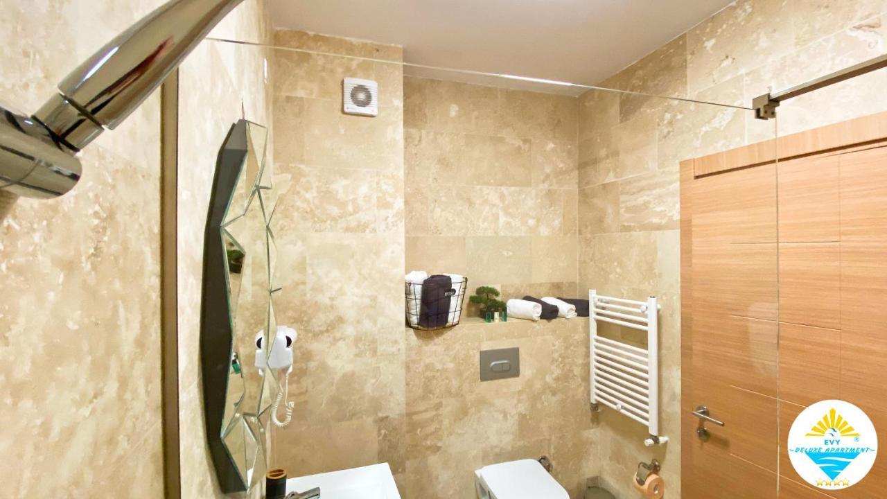 Evy Deluxe Apartment Мамая Екстериор снимка