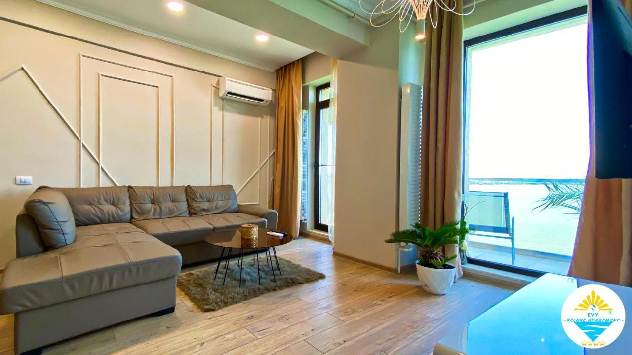 Evy Deluxe Apartment Мамая Екстериор снимка
